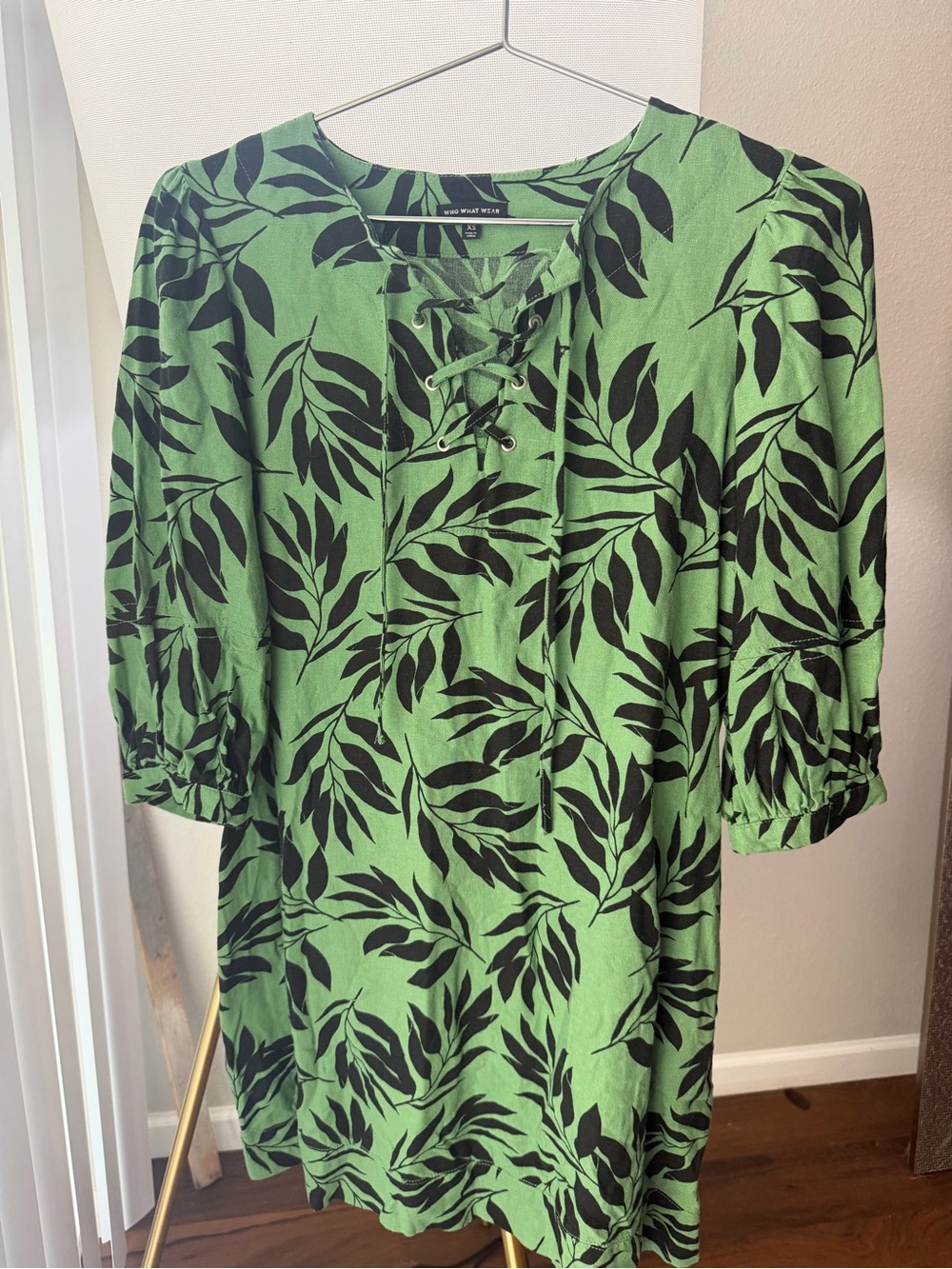 Who What Wear Green and Black Lace-Up Leaf-Print Dress